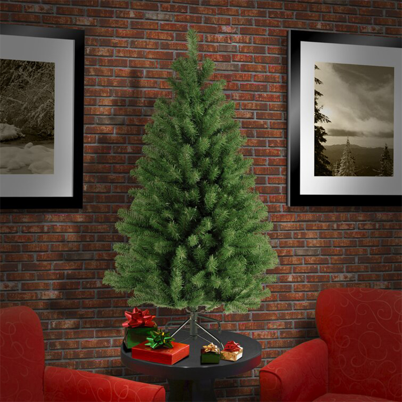 EN71 ROHS Standard 1.8m Artificial PVC PE Christmas Tree